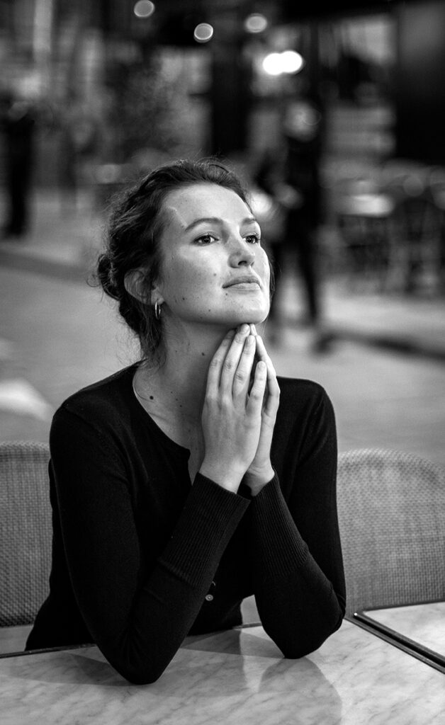 Creative portrait session in Paris